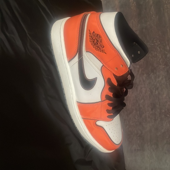 Jordan 1s - Picture 3 of 7